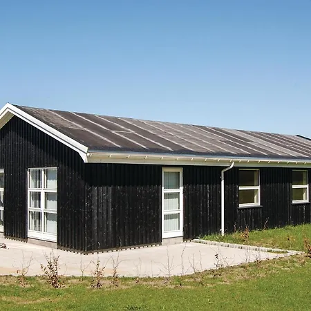 Tatil Evi Stunning Home In Lokken With Sauna